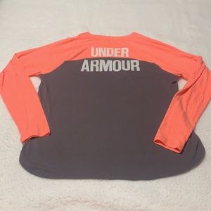 Under Armour Ladies Loose Fit, Long-Sleeved Thin Shirt, EUC, Size Large